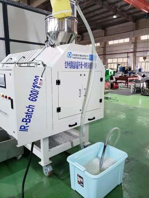 ペットMasterbatchの結晶化のドライヤー、速い変更色、群生無しのプラスチック餌のドライヤー、赤外線乾燥器