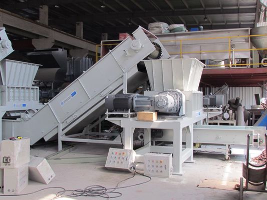 22*2kw 20rpmの固形廃棄物二重シャフトのシュレッダー機械