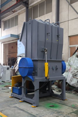 9CrSi刃のプラスチックびんの粉砕機、0.5t/Hプラスチック シュレッダーの造粒機