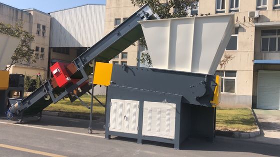 PLCシステム400kg/H 380V単一シャフトのシュレッダー機械