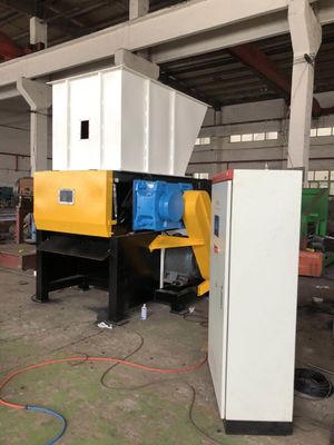 Liandaの無駄ポリ塩化ビニールは単一シャフトのシュレッダー機械をひとまとめにする