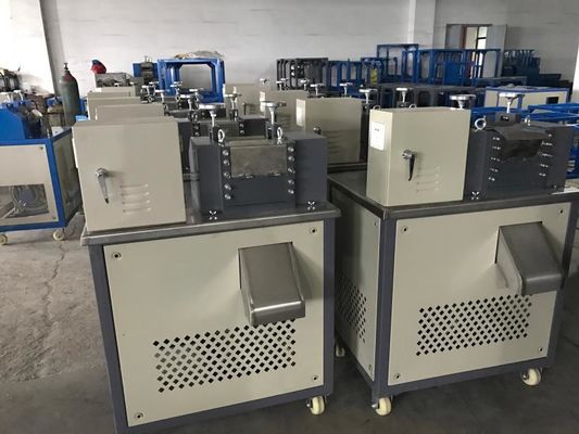一致の支柱が付いている1200r/Min 1.1kwのプラスチック粒状になるライン
