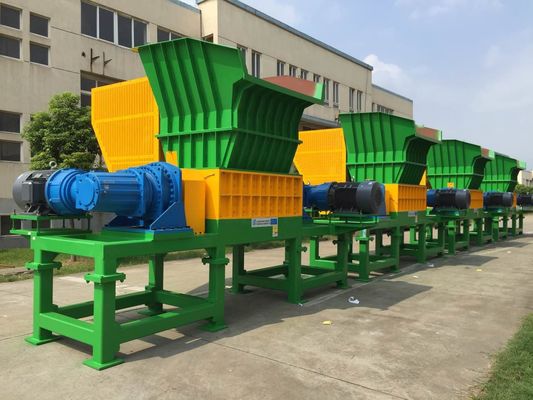 38刃18.5kwのプラスチック ドラム シュレッダー、低雑音二重シャフトのシュレッダー